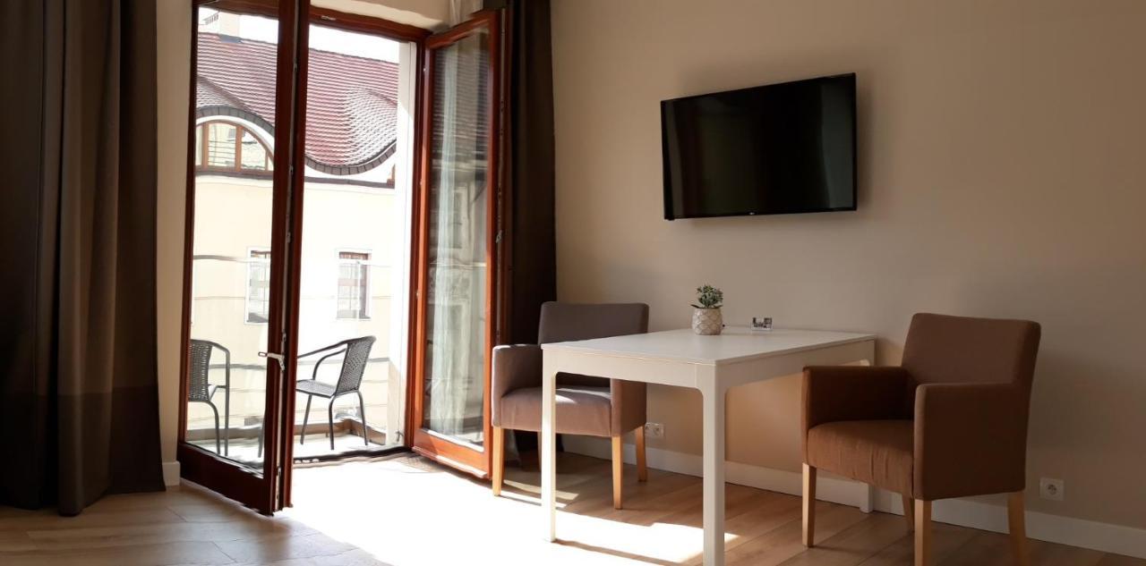 L&L Apartment Old Town Познан Екстериор снимка